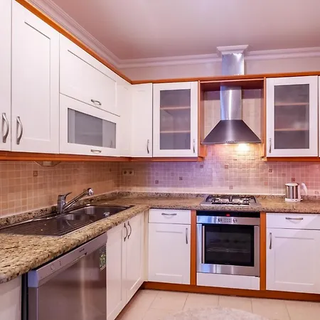 Chic Flat With Balcony Near Moda Shore Apartment Istanbul