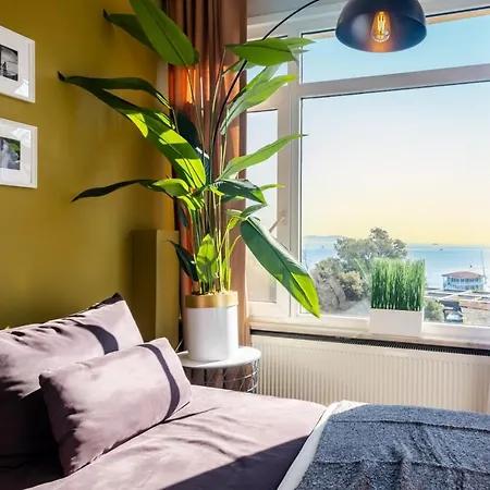 Chic Flat With Balcony Near Moda Shore * Istanbul